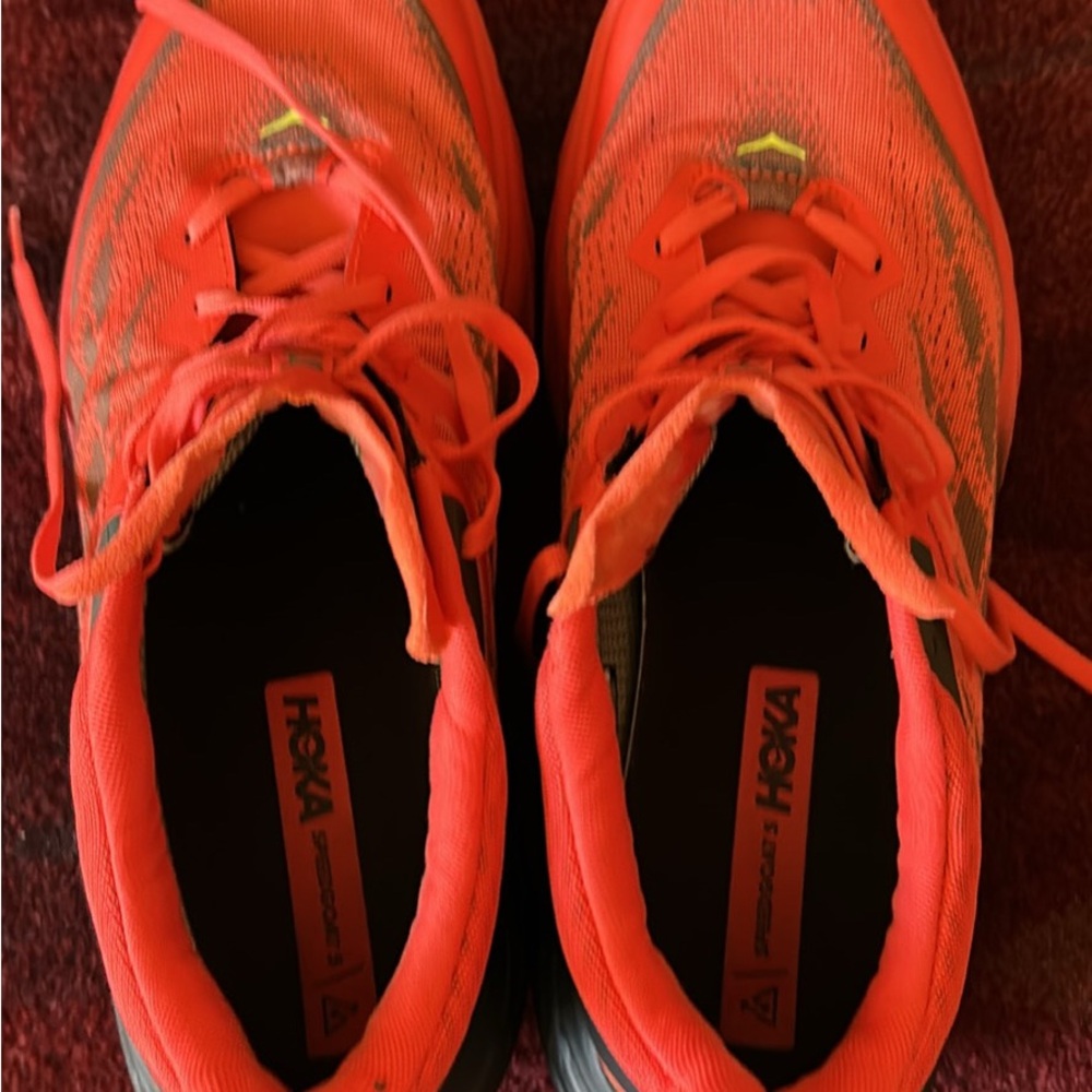 HOKA SPEEDGOAT 5 Men's Shoes in Vibrant Orange /  GORE-TEX /  Vibram